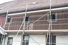 Aufarbeitung der Fassade und des Giebels am Wohnhaus und Farbgebung